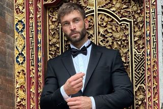 Další úspěch Muže roku na světové soutěži: Dostal cenu i za národní kostým, ze kterého padnete - Super.cz